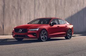 Volvo S60 y XC40: la elegancia y deportividad de un papá expresado en un auto