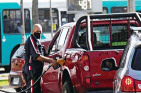 SII calcula el impacto en la recaudación fiscal que significaría una rebaja en 50% en el impuesto específico a los combustibles