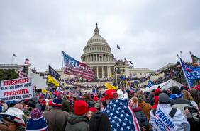 La batalla contra las fake news que remece a Estados Unidos