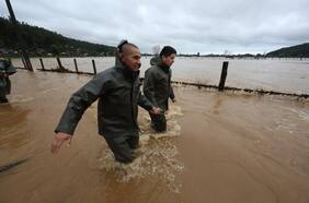 Por impacto de las lluvias: alcaldes piden adelantar vacaciones de invierno en Región del Biobío