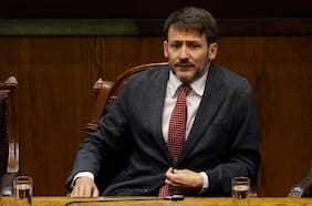 Acusación constitucional: ausencia de senador Kast y descuelgues en RN abrigan esperanza de Pardow