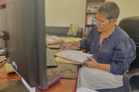 Cáncer de mama: ¿La Moneda iluminada de rosado?