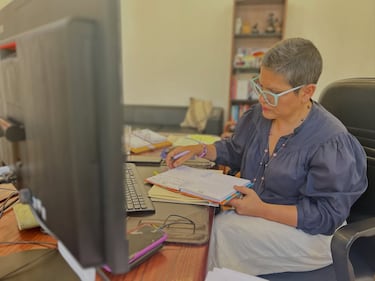 Cáncer de mama: ¿La Moneda iluminada de rosado?