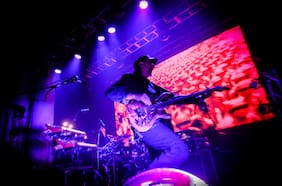 Primus revive la leyenda de Rush con épico show en Santiago