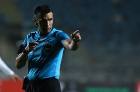 Un perfil polémico y un curioso dato: quién es el árbitro colombiano que dirigirá la revancha entre la U y Alianza Lima