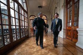 Pérez Mackenna se reúne con comandante en jefe de la Armada tras dichos en Argentina por el Estrecho de Magallanes
