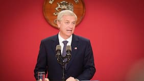 Cadem: Desaprobación de Kast sube dos puntos y llega a 51% en medio de crisis por el alza los combustibles