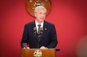 Cadem: Desaprobación de Kast sube dos puntos y llega a 51% en medio de crisis por el alza los combustibles