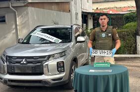 Detienen a dos sujetos por circular en vehículos robados con patentes falsas