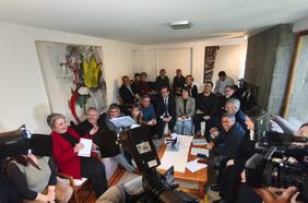 Socialismo Democrático raya la cancha a Jara por el programa