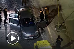 Captan el momento exacto de la detención de Tea Time en Providencia: portaba drogas y armas