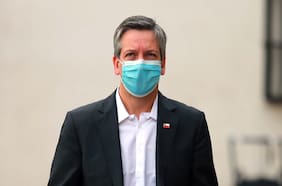 Clínica Las Condes desvincula a médico jefe de la UCI, Tomás Regueira