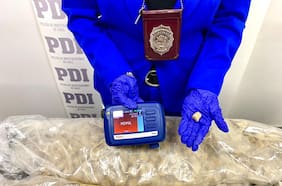 PDI detecta en aeropuerto de Santiago encomienda con 10 kilos de éxtasis proveniente desde Países Bajos y detiene a venezolano