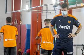 Cuatro clubes españoles informan nuevos casos de COVID-19