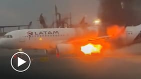 Pánico en avión Latam: Ala de aeronave se incendia antes de despegar
