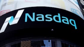 Acciones se tiñen de rojo y el Nasdaq anota su quinta caída consecutiva arrastrado por los semiconductores y OpenAI
