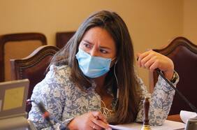 Diputada Joanna Pérez acusa posibles suplantaciones de identidad y funcionamiento irregular de mesas en elecciones de la DC