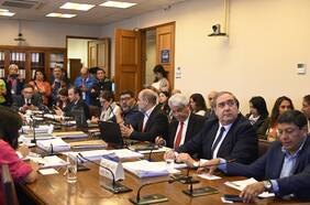 Del PC a republicanos: diputados rechazan propuesta del gobierno de subir sueldo a ministros del TC