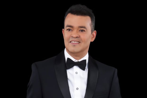 Quién era Alex Bueno, el reconocido cantante de merengue que falleció a los 62 años