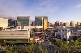 Presidente de Parque Arauco destaca inversiones en nuevos centros comerciales