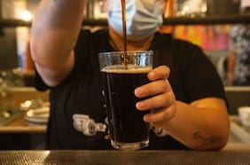 El Destape: el bar que llegó a Av. Manuel Montt para apagar la sed con sus schops artesanales