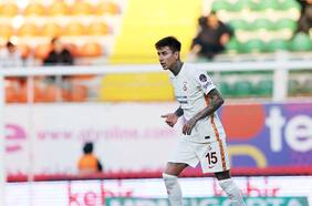 Ocho minutos para Erick Pulgar en su debut por el Galatasaray