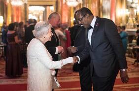 Primer ministro de Antigua y Barbuda anuncia un referéndum para convertirse en república tras la muerte de la reina Isabel II