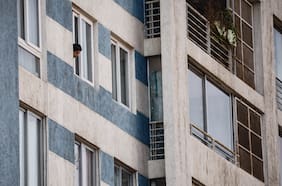 Ley que obliga a proteger de caídas a menores que vivan en edificios abre dudas sobre su implementación