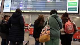 Tráfico de pasajeros en el aeropuerto de Santiago vuelve a crecer a mayo y supera los 11 millones