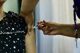 Minsal inaugura puntos de vacunación contra la influenza y el Covid-19 en estaciones del Metro de Santiago