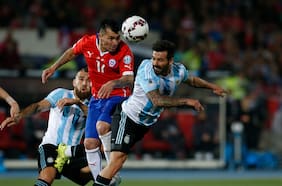 “Aunque no haya clasificado”: en Argentina se burlan del calendario del fútbol chileno que incluye una pausa mundialista