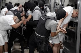 La pelea entre Nayib Bukele y Nicolás Maduro por los venezolanos encerrados en la megacárcel