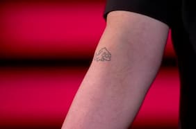 Esto significa el tatuaje que Luis Slimming mostró en Viña 2024: un pez con tres ojos