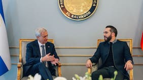 Kast llega a Casa Presidencial de El Salvador y se reúne con Bukele