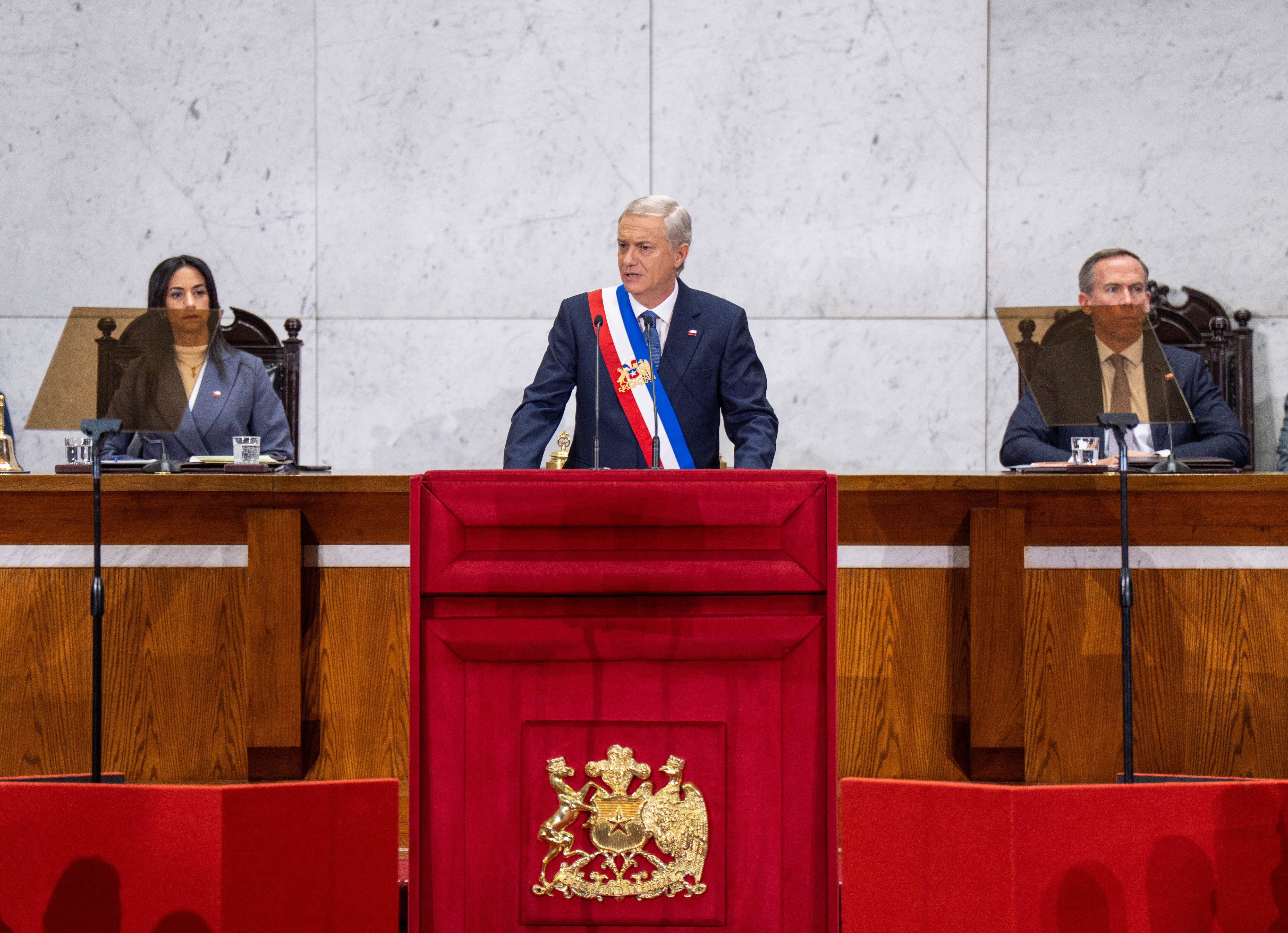 Las imágenes que marcan el discurso de Kast: de Cerro Castillo al Congreso