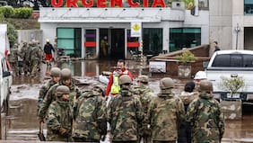 Más de mil voluntarios se suman a limpieza tras aluvión en Las Condes: municipio y Ejército dividen zonas de trabajo