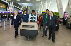 Multas de hasta 150 UTM: autoridades llaman a pasajeros a informarse sobre el traslado de mascotas y productos prohibidos al viajar en avión