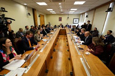 El jefe de gabinete de la Presidencia, Carlos Durán, participa de la comisión especial investigadora por la fallida compra de la casa del expresidente Allende.