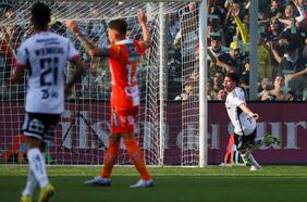 Hay campeonato: Colo Colo se florea ante un irreconocible Cobresal y va a la caza del líder