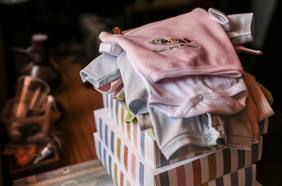 Por riesgo de asfixia: Marca de ropa Patagonia informó al Sernac alerta de seguridad por ropa de guagua