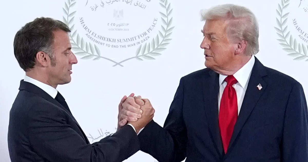 El largo apretón de manos de Trump que incomodó a Macron