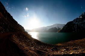 Aquí nace el agua que abastece a Santiago: video muestra los esfuerzos por conservar este crítico sitio