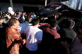 Familiares y autoridades despiden a mineros de El Teniente en masivos funerales y velatorios