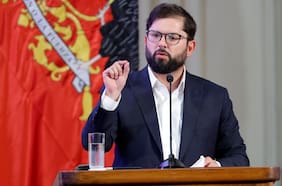 Boric suma querella en su contra por millonario contrato de su abogado en indagación por fallida compra de la casa de Allende