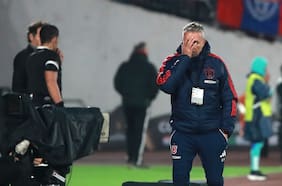 Aránguiz-dependencia y mala lectura de Álvarez: los errores que enredan el camino de la U en la Copa Libertadores