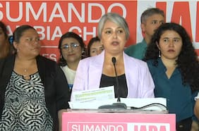 “Le debe una explicación a Chile”: Jara critica a Kast tras respuesta a postura de diputado Meza sobre conmutación de penas