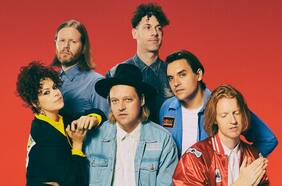Ve el video casero de Arcade Fire tocando “Sprawl II (Mountains beyond mountains)”