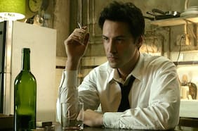 Keanu Reeves reveló que insistió frecuentemente por otra oportunidad hasta que Warner Bros autorizó Constantine 2