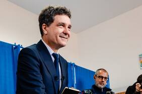 Nicusor Dan, candidato proeuropeo, gana la segunda vuelta de las elecciones presidenciales en Rumania