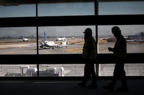 Hurto simple y desacato de arraigo: el prontuario de los chilenos deportados desde EE.UU. que fueron detenidos